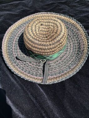 Woven Straw Wide-Brim Sun Hat with Green Plaid Band